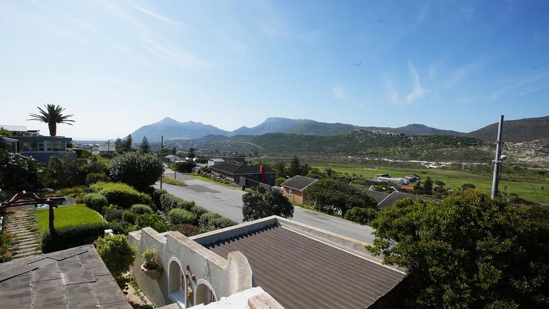 4 Bedroom Property for Sale in Fish Hoek Western Cape